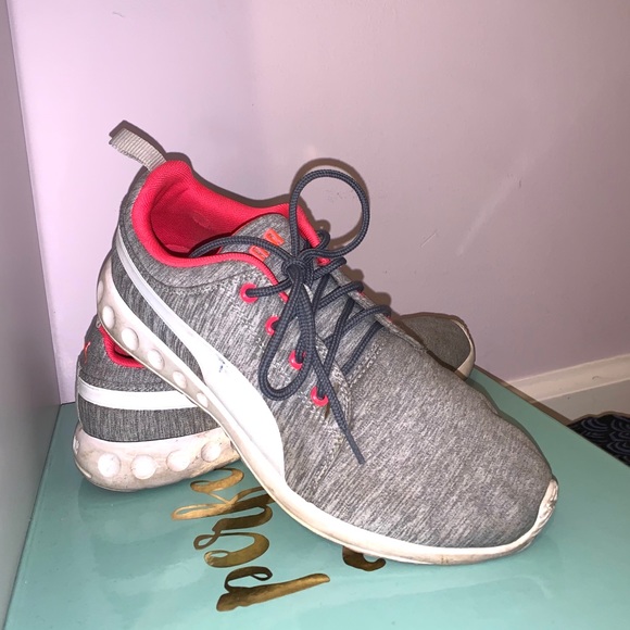 Puma Shoes - Grey/Pink Puma Sneakers
